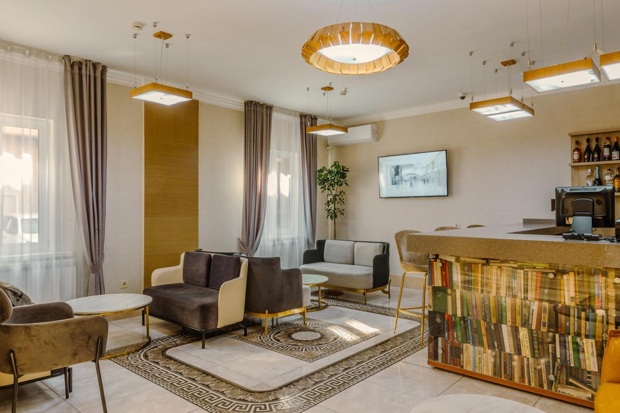 Infinity Plaza Hotel Atirau Kültér fotó