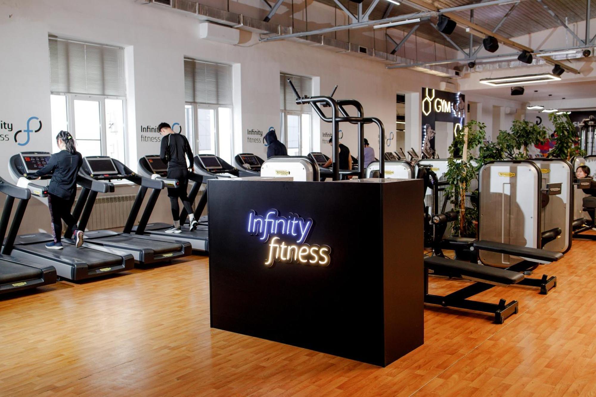 Infinity Plaza Hotel Atirau Kültér fotó